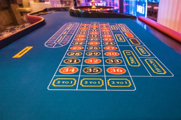 wahanatoto2 live-dealer studio with professional roulette table and multi-camera feed